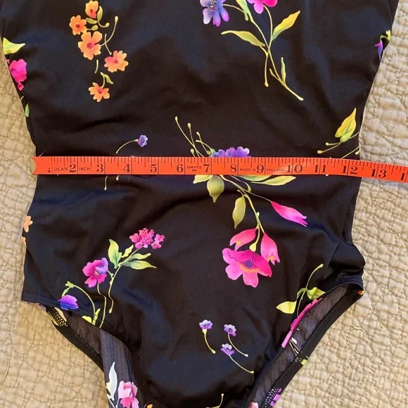 🎉 3/$15 Retro Lands’ End Floral Black Swimsuit 10 - Picture 7 of 9